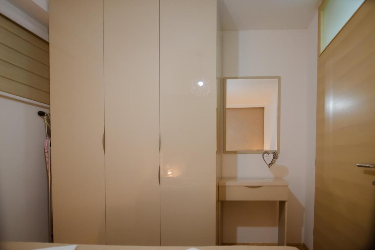 Apartment Lulu Makarska Esterno foto